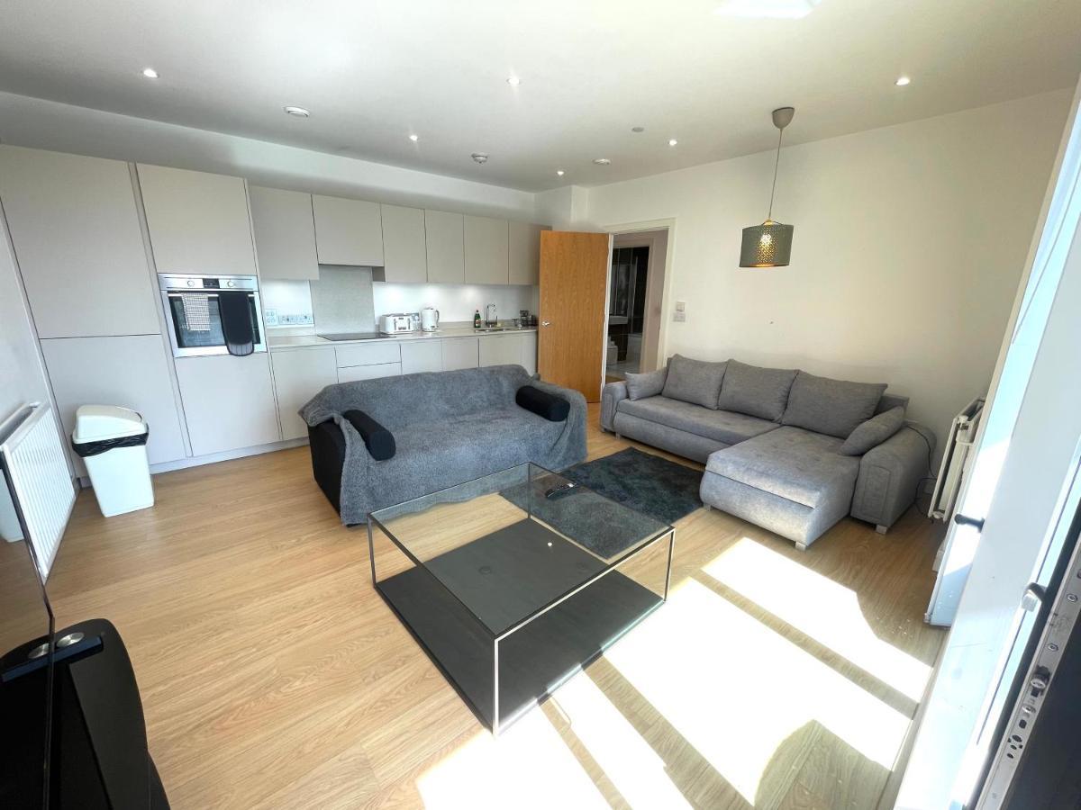 Luxury London Apartment - Steps To East Croydon Train Station Exterior photo