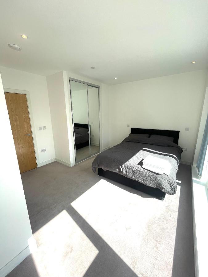 Luxury London Apartment - Steps To East Croydon Train Station Exterior photo